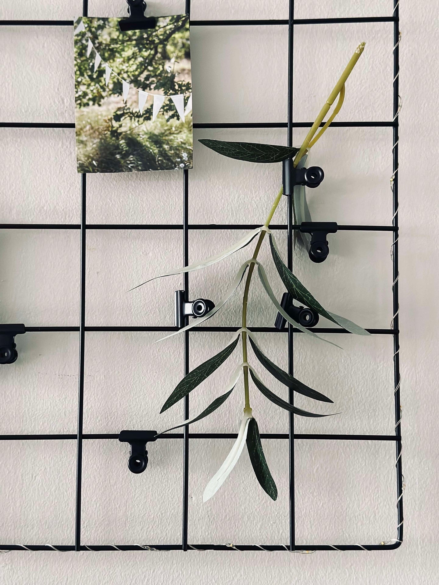 Tavla i svart metall – inkl ljusslinga och klämmor