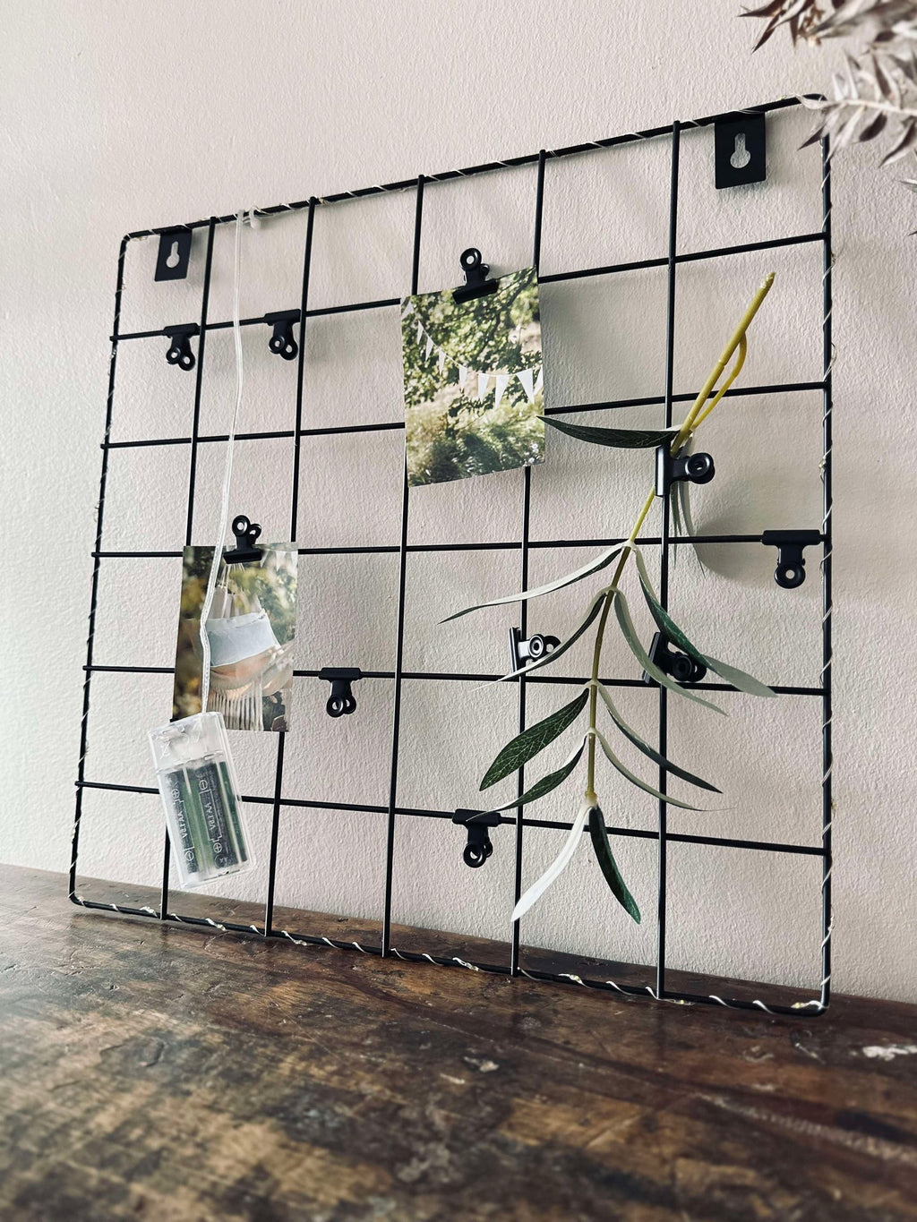 Tavla i svart metall – inkl ljusslinga och klämmor