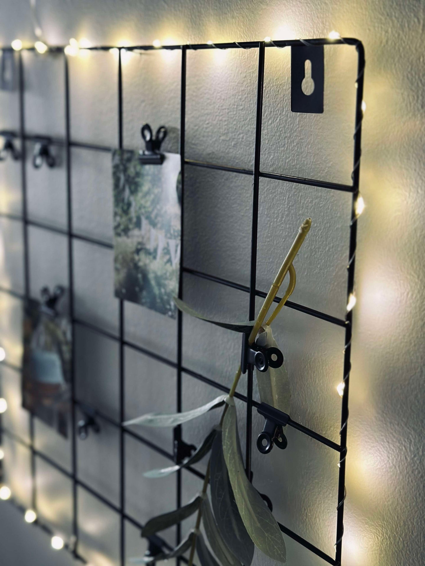 Tavla i svart metall – inkl ljusslinga och klämmor