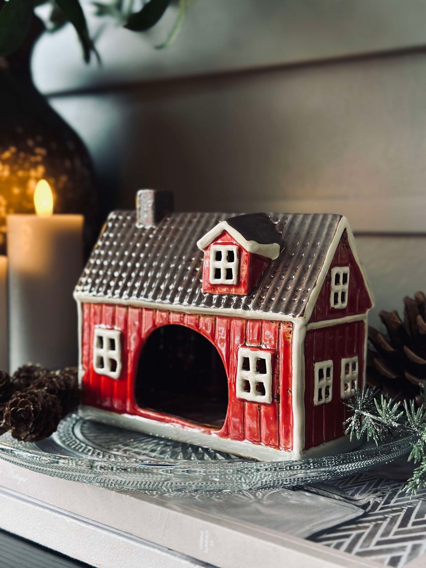 Keramikhus - Rött Trähus