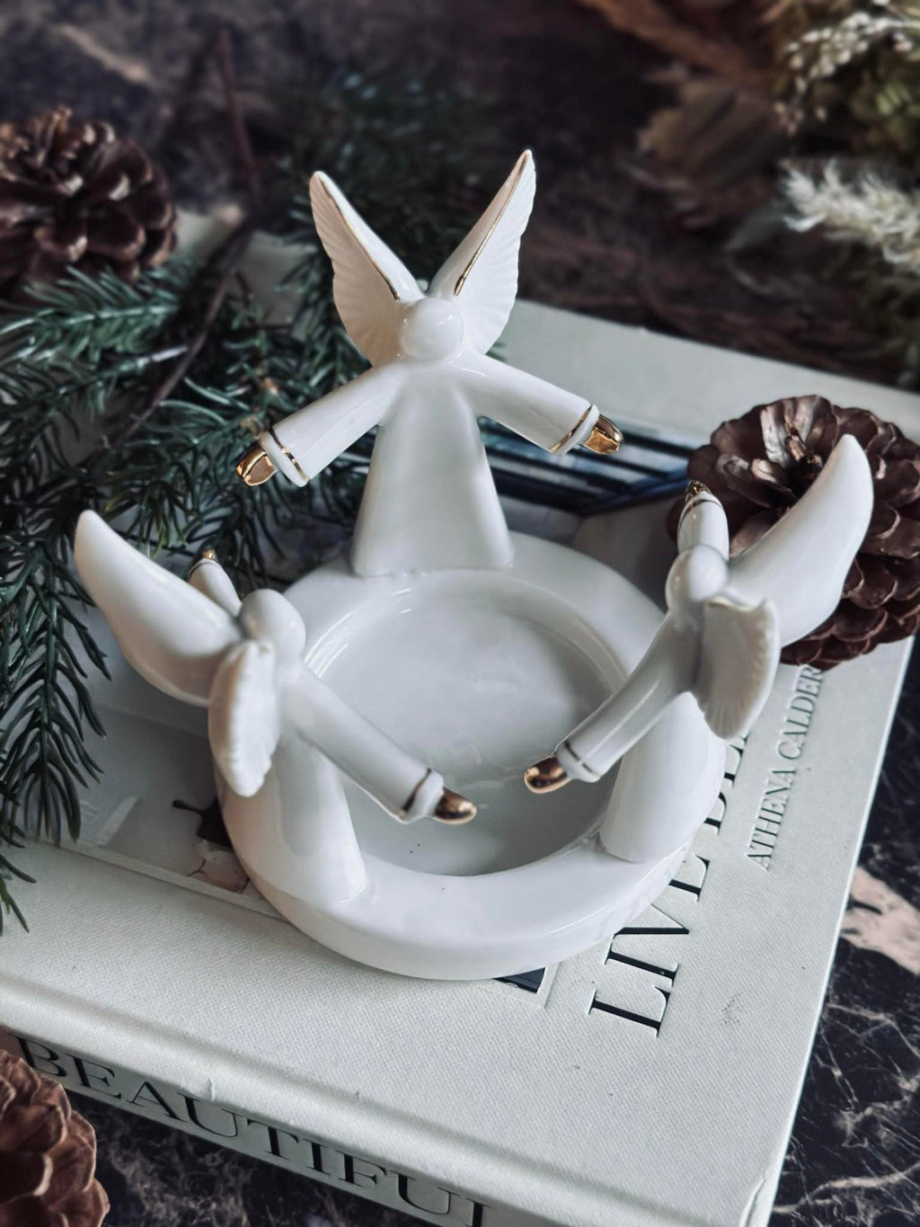 Ljusstake med änglar - Vit porslin