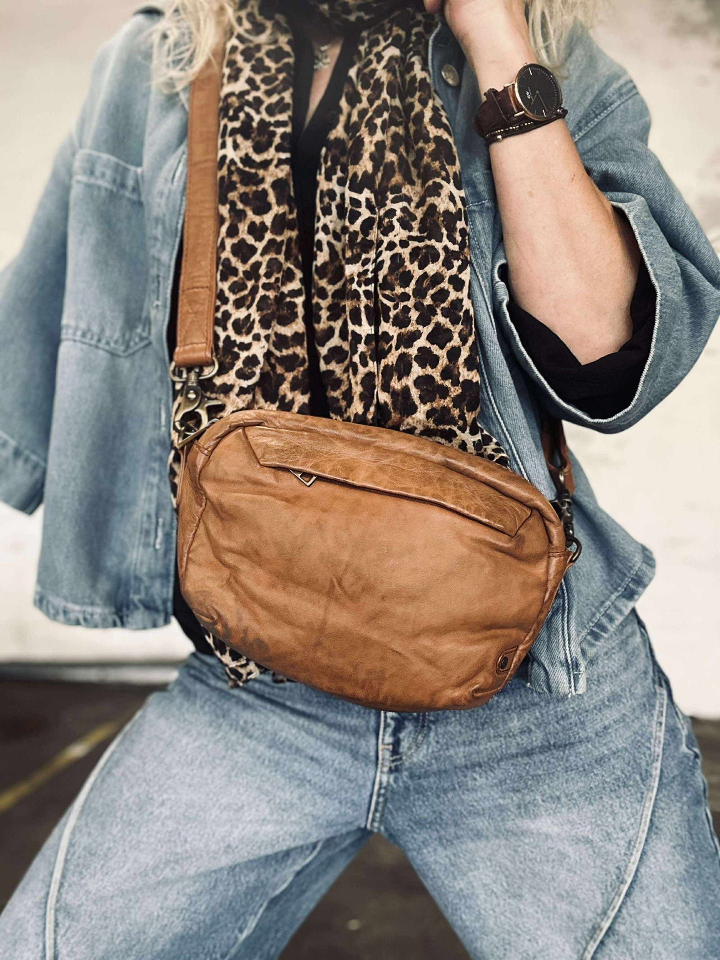 Axelremsväska Hanna Cognac