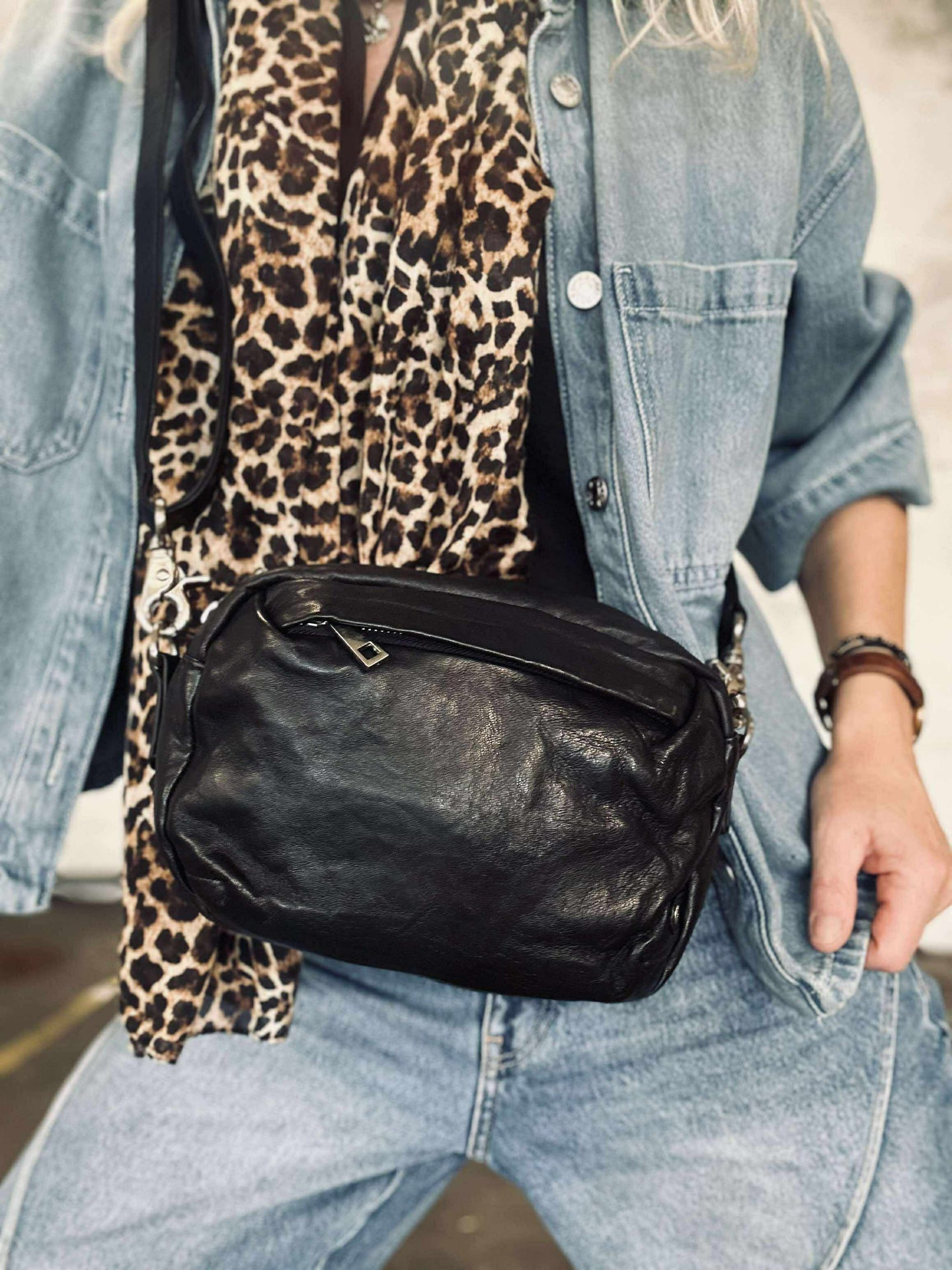 Axelremsväska Hanna Svart