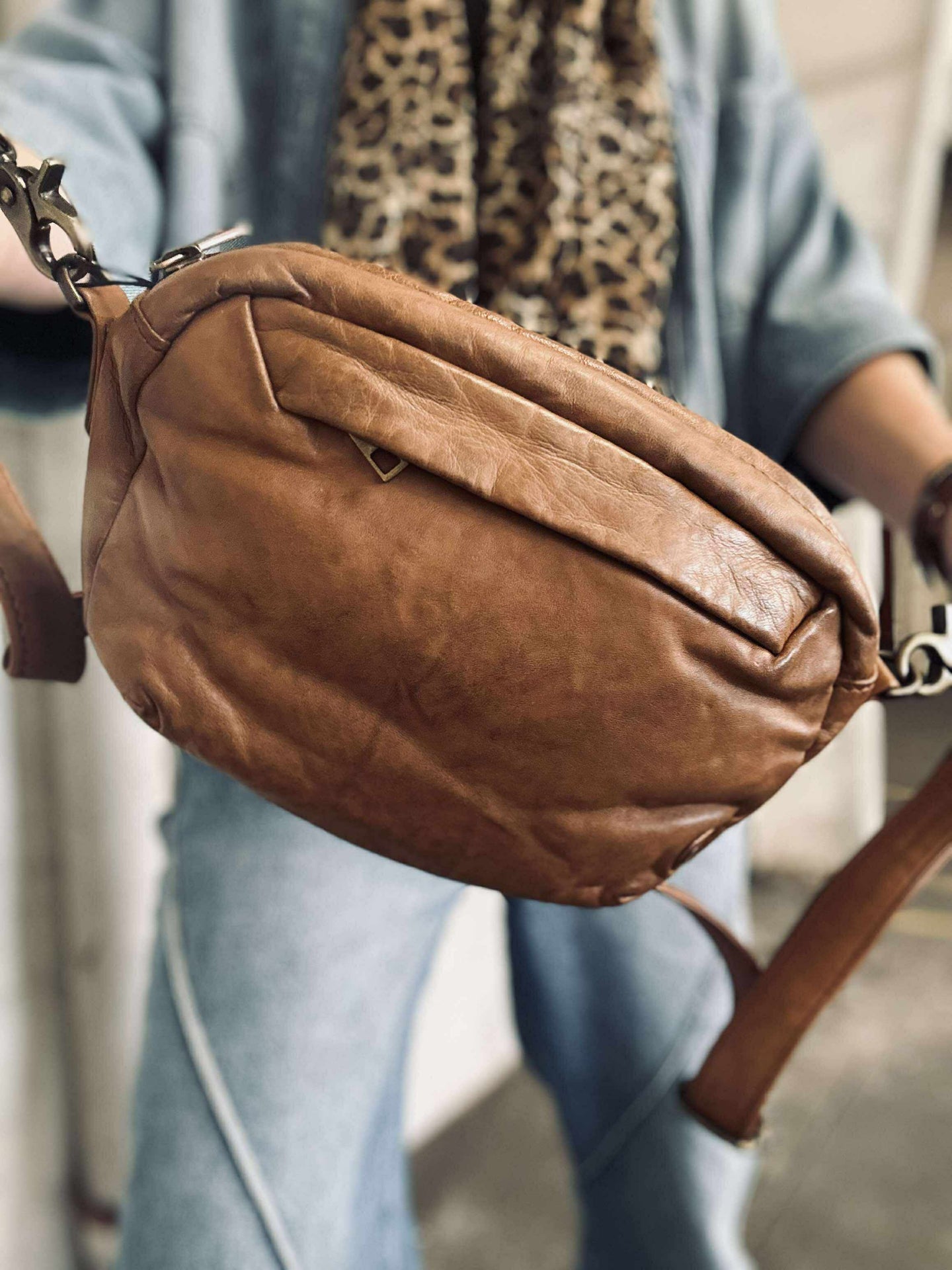 Axelremsväska Hanna Cognac