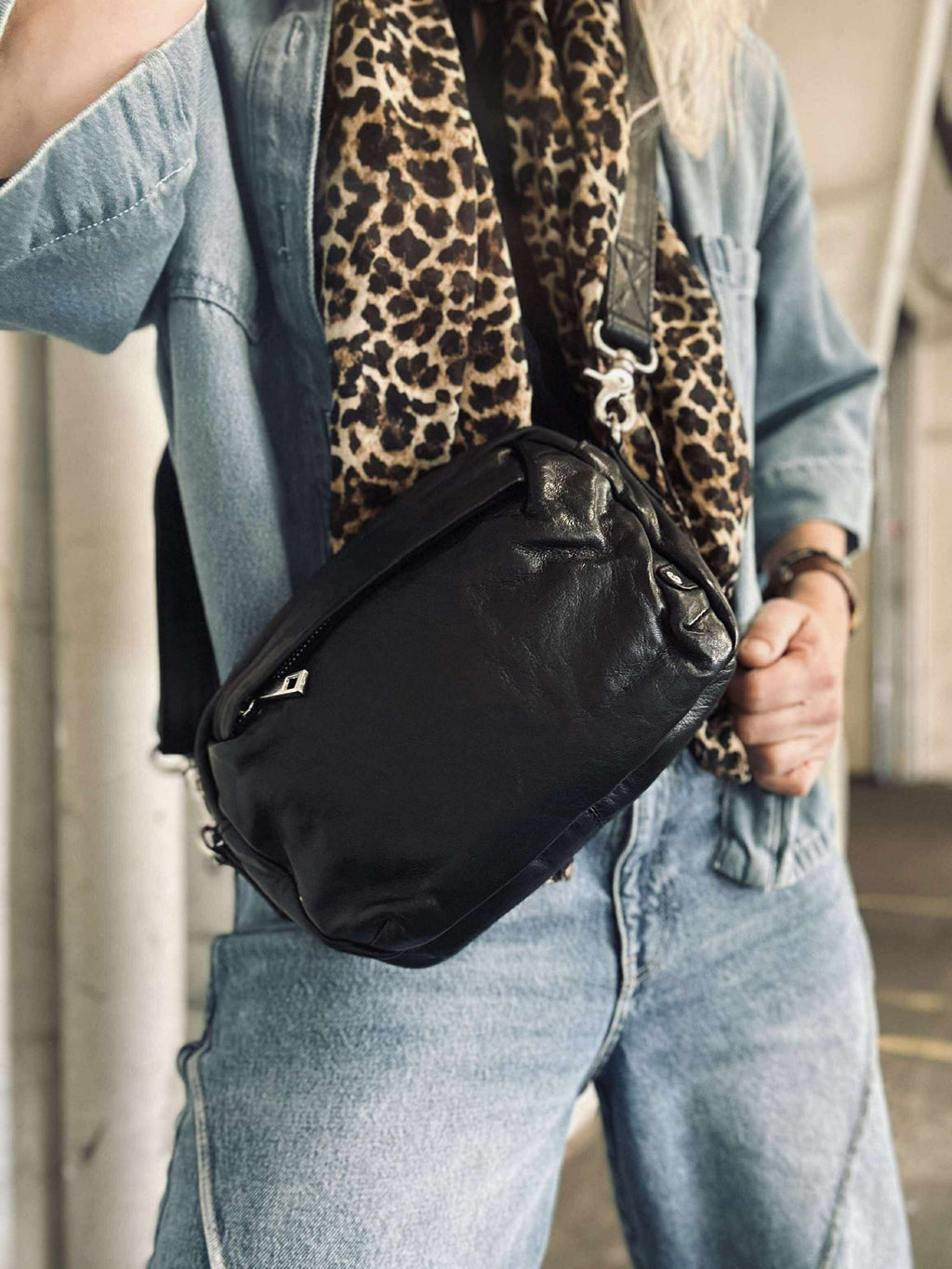 Axelremsväska Hanna Svart