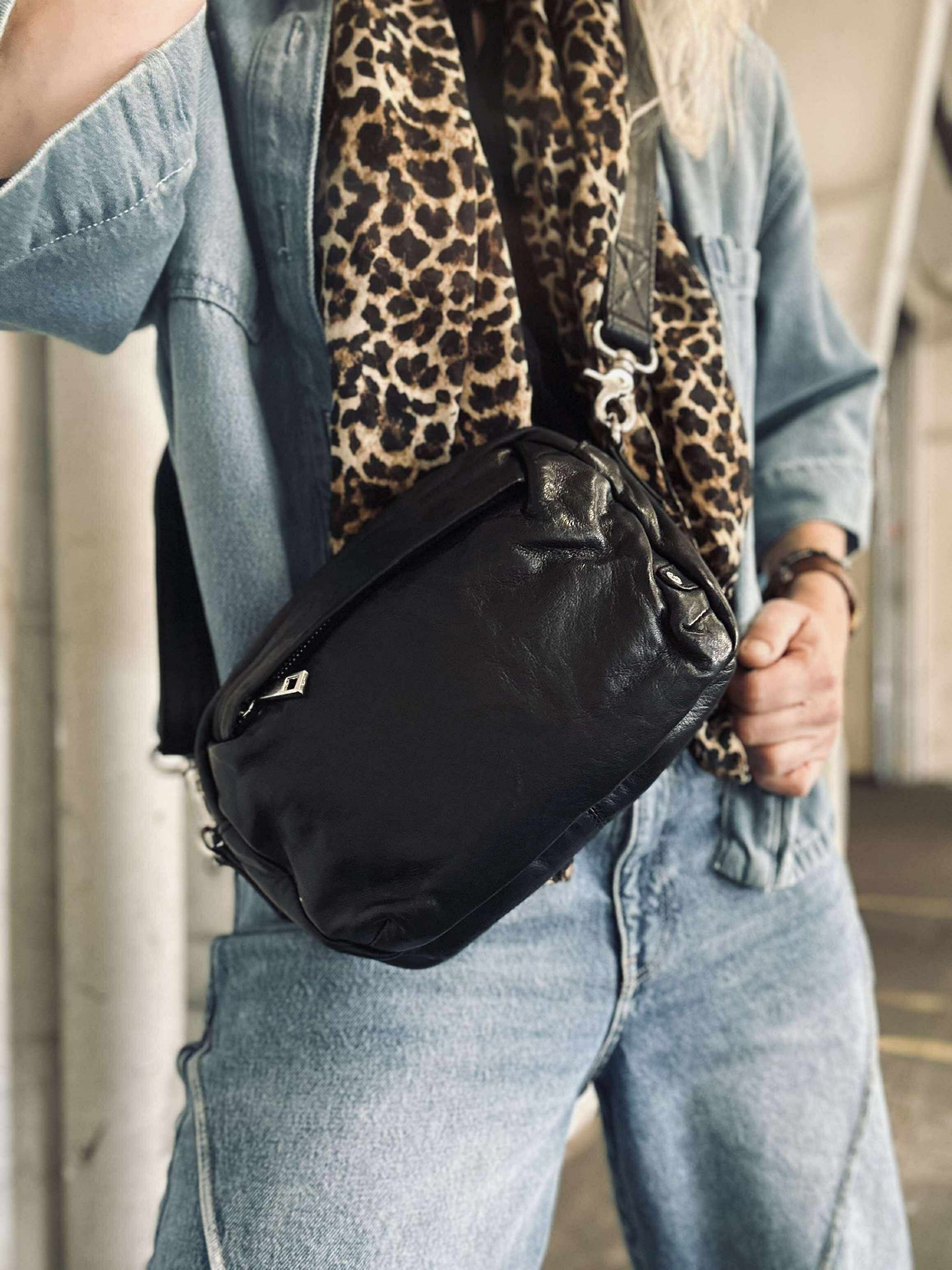 Axelremsväska Hanna Svart