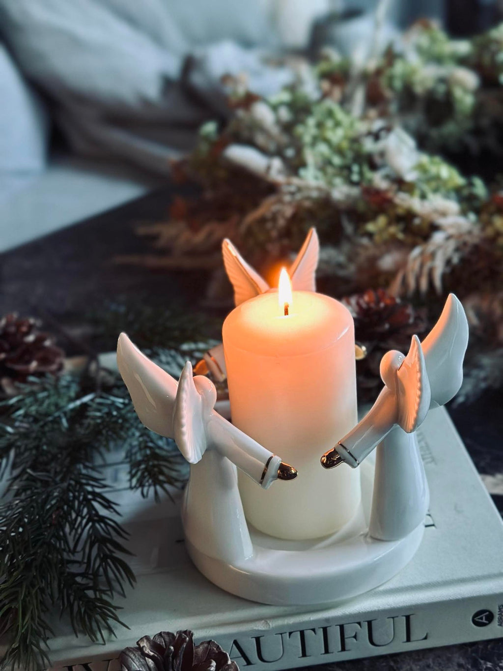 Ljusstake med änglar - Vit porslin