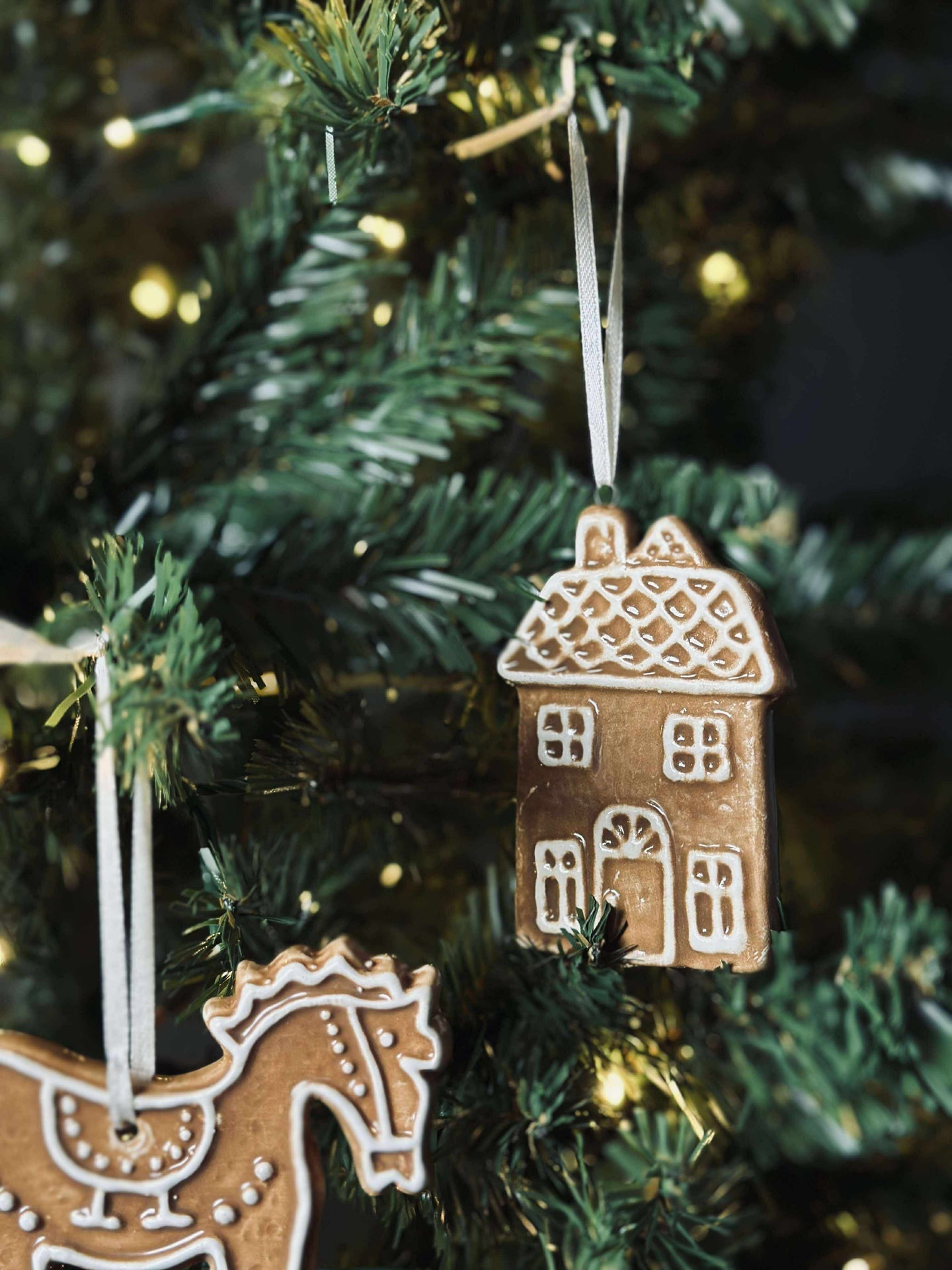 Hängande pepparkakshus