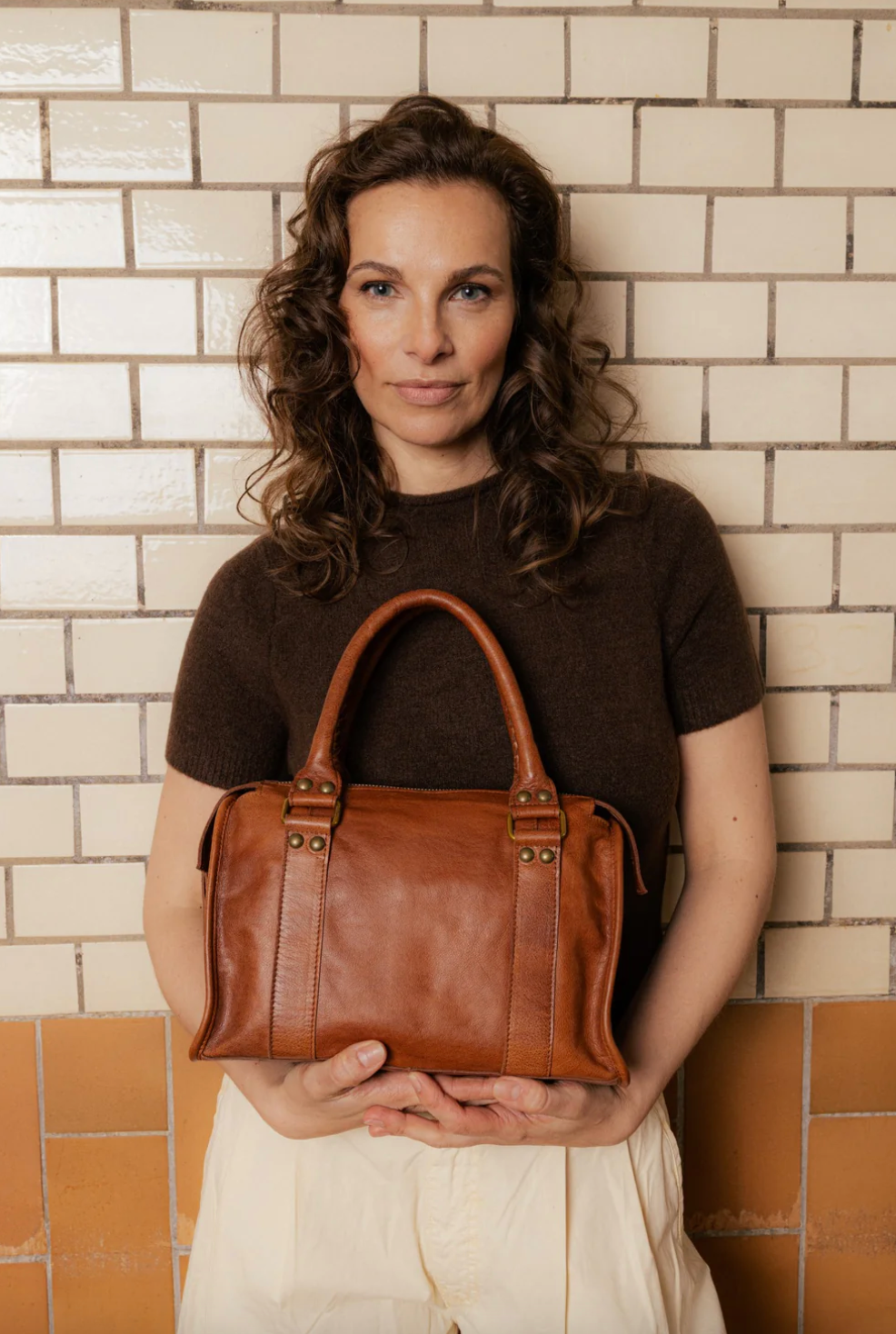 Crossover Miri Liten - Valnöt