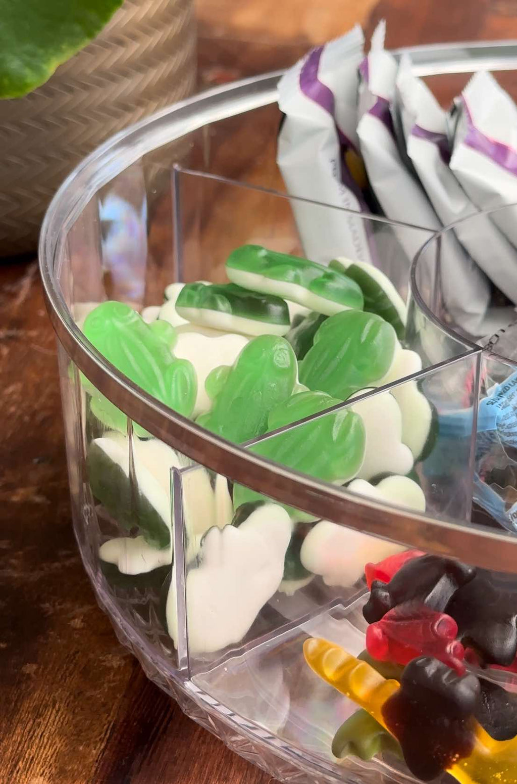 Serveringsfat med avdelning och lock