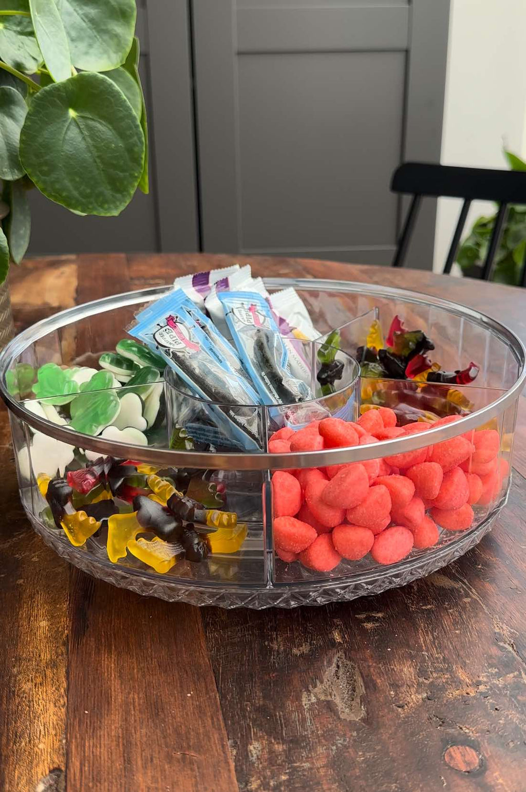 Serveringsfat med avdelning och lock