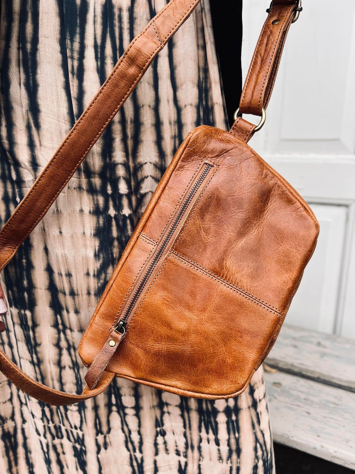 Bumbag BELLA i Cognac buffelläder