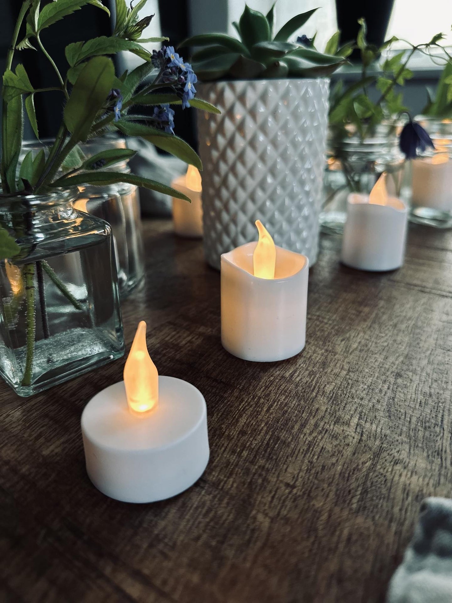 LED ljuspaket med 16 värmeljus