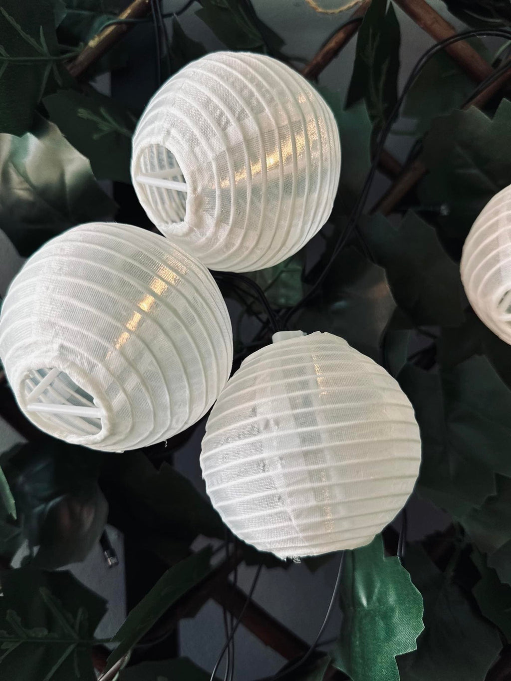 LED solcell ljusslinga, 10 vita bollar