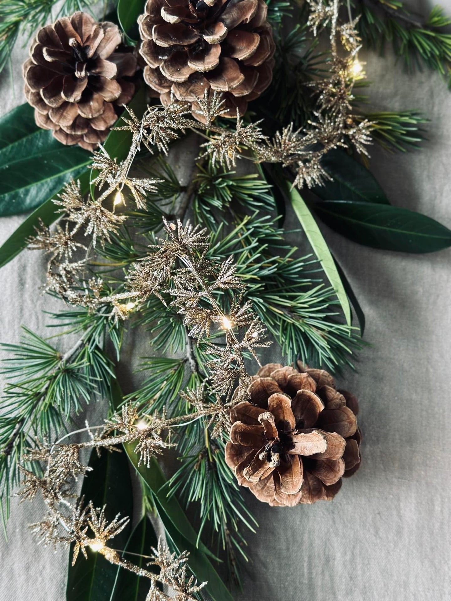 Ljusslinga med glitter 180cm – Guld