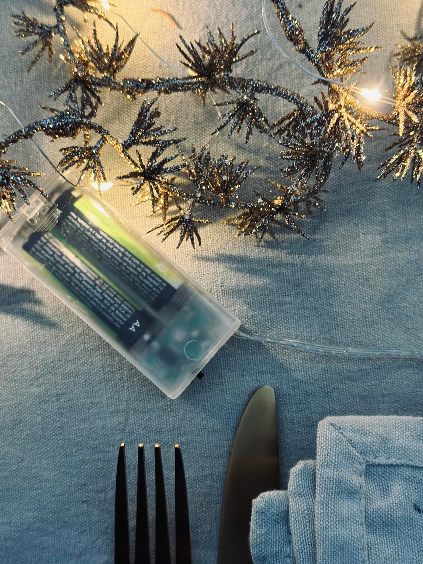 Ljusslinga med glitter 180cm – Guld