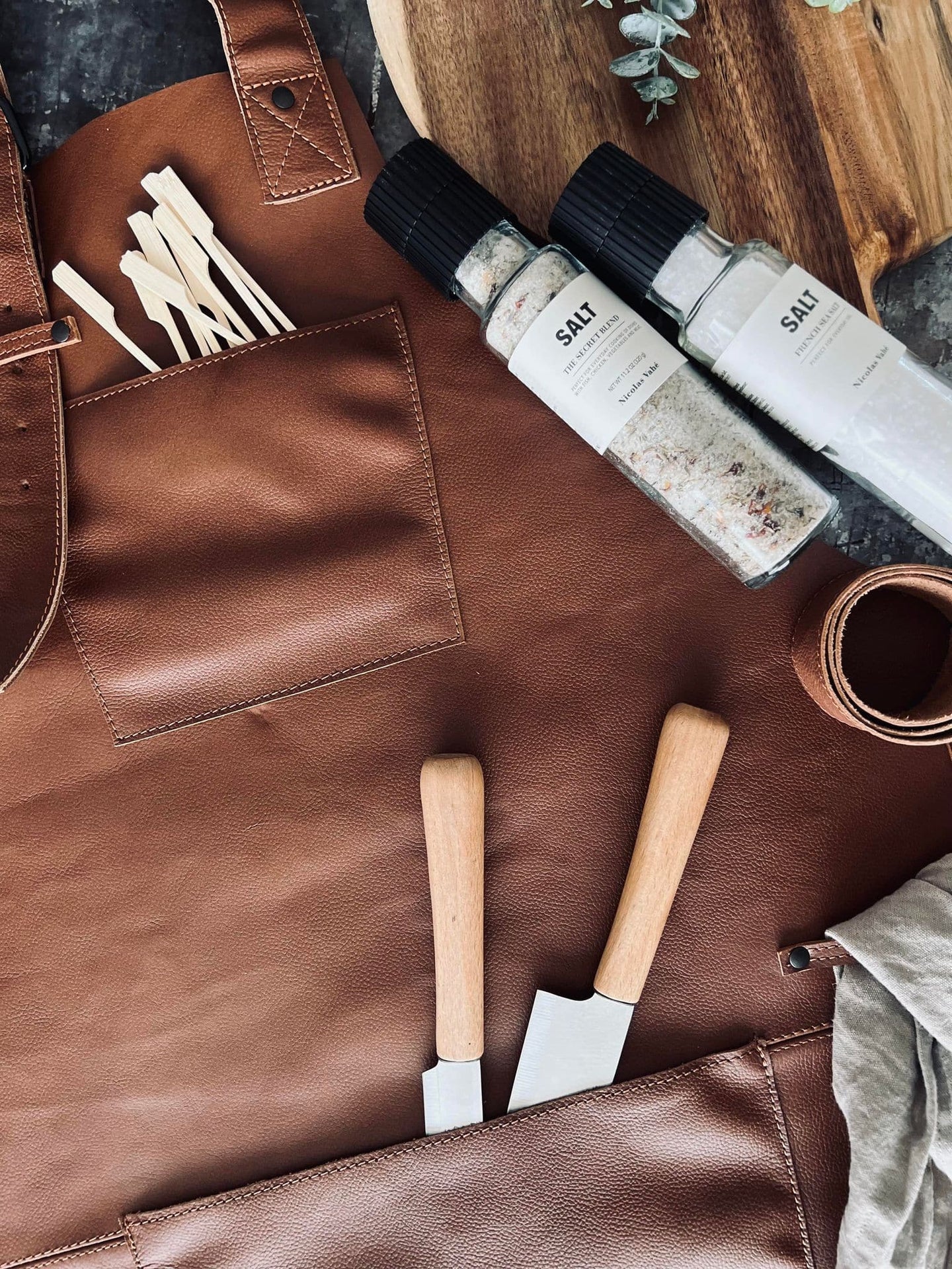 Skinnförkläde – Cognac buffelläder