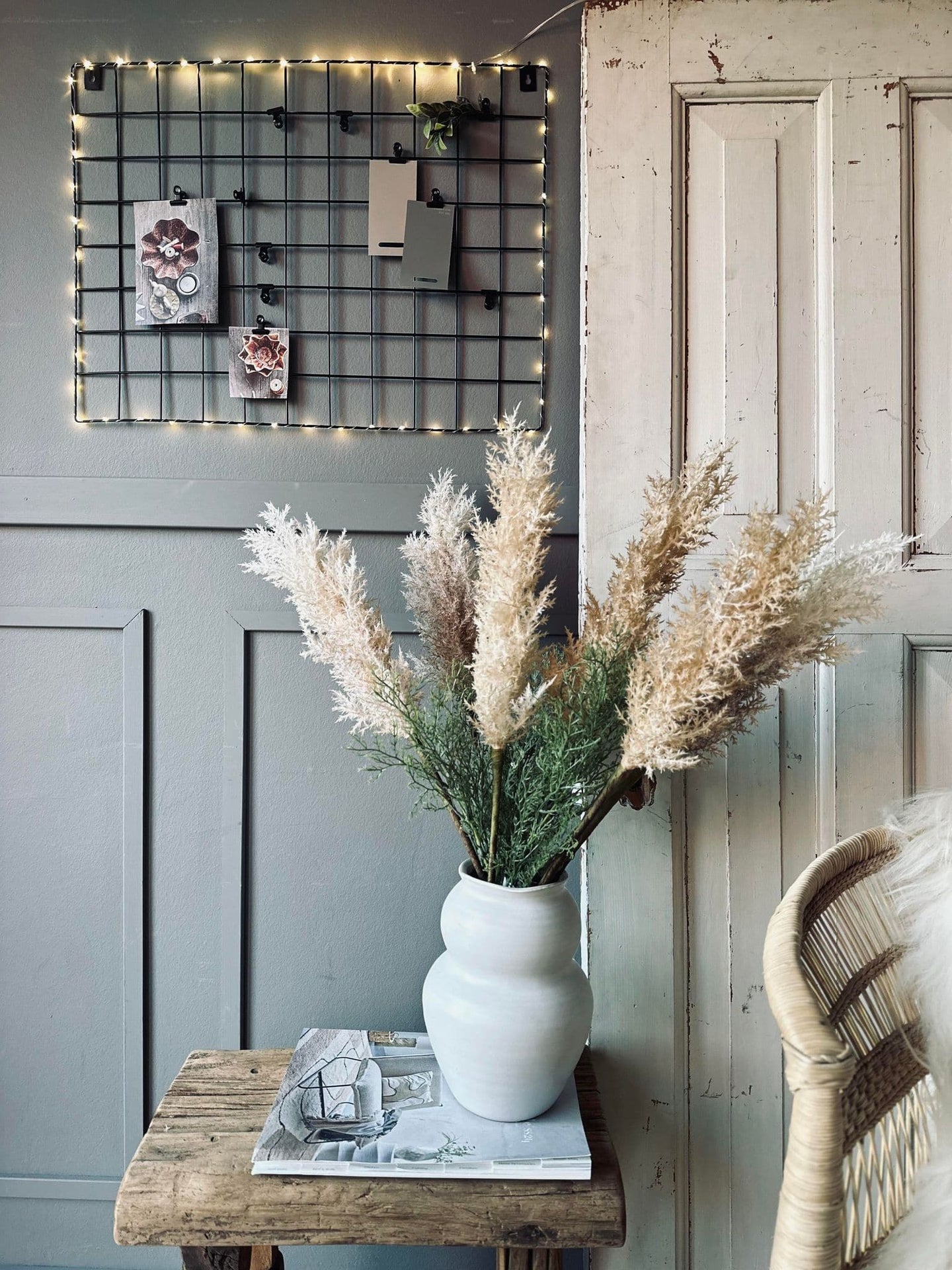 Svart metalltavla – inklusive ljusslinga och klämmor